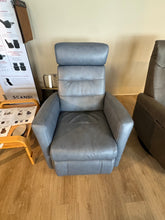 Charger l'image dans la galerie, DÉMONSTRATEUR -30% Fauteuil berçant et inclinable Viking
