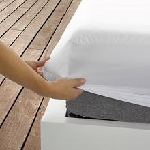 Load image into Gallery viewer, Anti-dust mites and waterproof mattress protector with bamboo