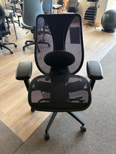 Charger l'image dans la galerie, SURPLUS D'INVENTAIRE Chaise ergonomique TCentric Hybride assise en mesh
